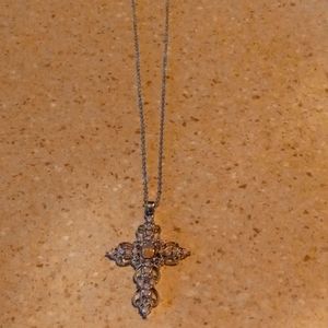 Short silver necklace with pink stone